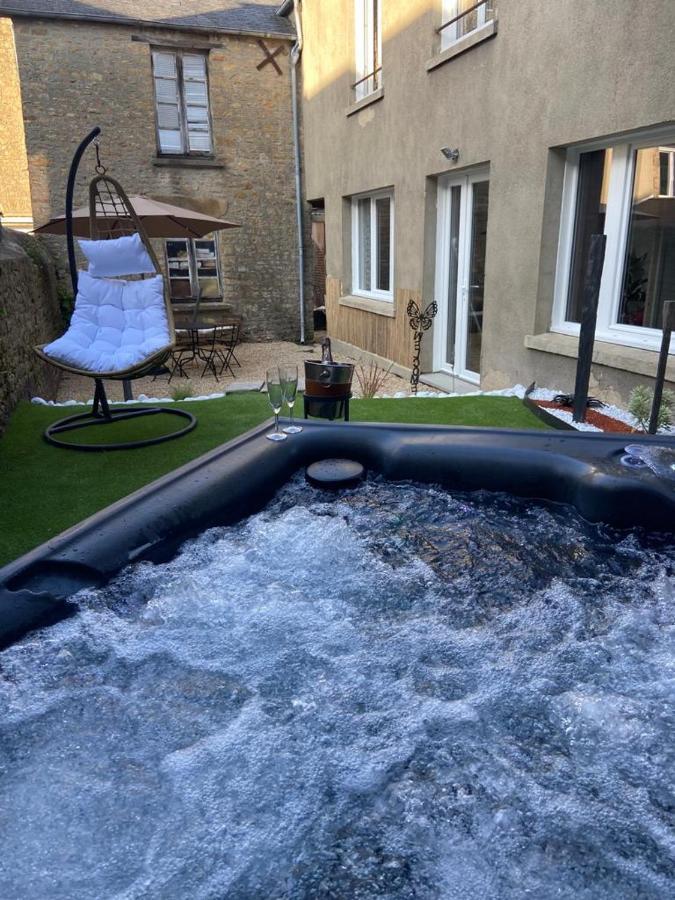 Beau Loft Room Proche Mont Saint Michel Jaccuzi Illimite En Plein Centre Avranches Exterior foto