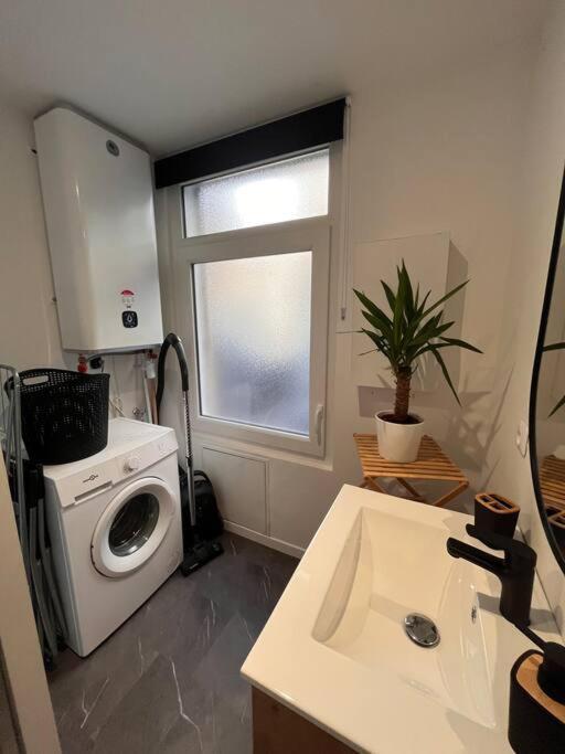Beau Loft Room Proche Mont Saint Michel Jaccuzi Illimite En Plein Centre Avranches Exterior foto